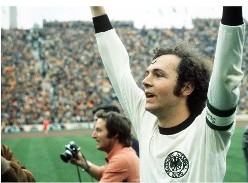 È morto l’ex calciatore tedesco Franz Beckenbauer